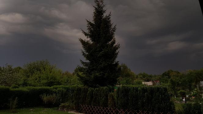 Burza, grad, ciemność... Nad Śląskiem i Zagłębiem pogodowy armagedon!