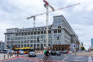 Gmach Banku Gospodarstwa Krajowego w Warszawie w trakcie remontu