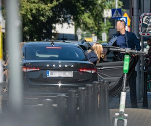 Kinga Duda miesiąc po ślubie rozkwita! Przyłapaliśmy młodą mężatkę. Nie była sama