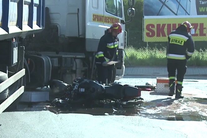 Śmiertelny wypadek w Tarnowie. 23-letni motocyklista zderzył się z samochodem ciężarowym