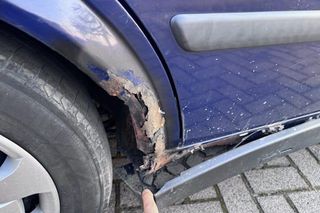 Policjanci z Leszna skontrolowali przewoźników osób na apkę. Do niektórych strach wsiadać