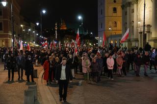 Marsz Pamięci ofiar katastrofy smoleńskiej w Warszawie. Jarosław Kaczyński mówił o zamachu