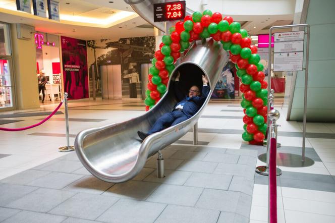 Suwałki Plaza. W centrum handlowym powstała największa w Polsce zjeżdżalnia. Ma 12 metrów!