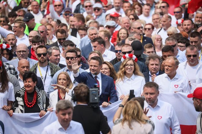 Senyszyn przekazała korale Trzaskowskiej