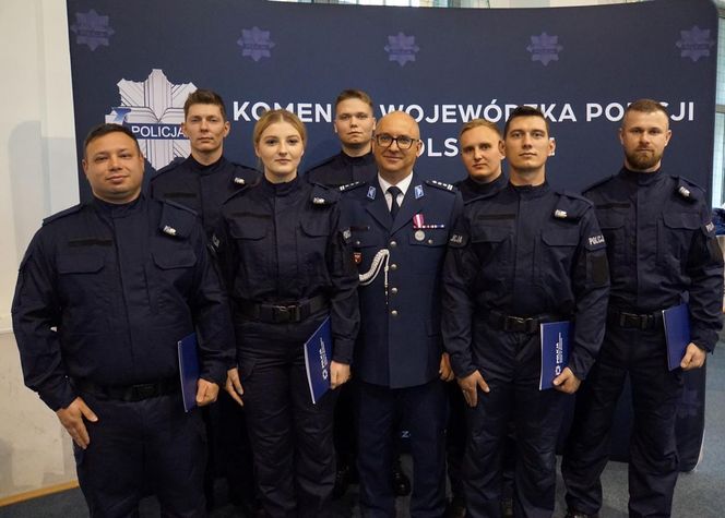 Nowi policjanci wypowiedzieli słowa przysięgi. Na Warmii i Mazurach rekrutacja wciąż trwa [ZDJĘCIA]