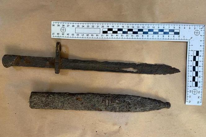 Nielegalne skarby z epoki średniowiecza odzyskane przez policjantów