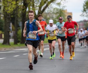 Wings for Life 2023. Tysiące biegaczy na ulicach Poznania