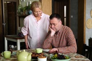 Barwy szczęścia, odcinek 2870: Basia odkryje, że Artur wcale jej nie kocha! Tak się skończy romans z młodszym Chowańskim - ZDJĘCIA