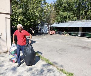 Pożar bazarku w Warszawie. Całkowicie spłonęło 12 budek sprzedażowych. Przyczyny nie są znane