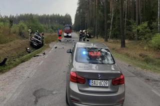 Wypadek na DK 16 między Augustowem a Sejnami. Nie żyje mężczyzna, dwie osoby w szpitalu