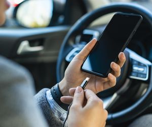 Rozmowa przez telefon podczas jazdy? W tym przypadku jak najbardziej dozwolona