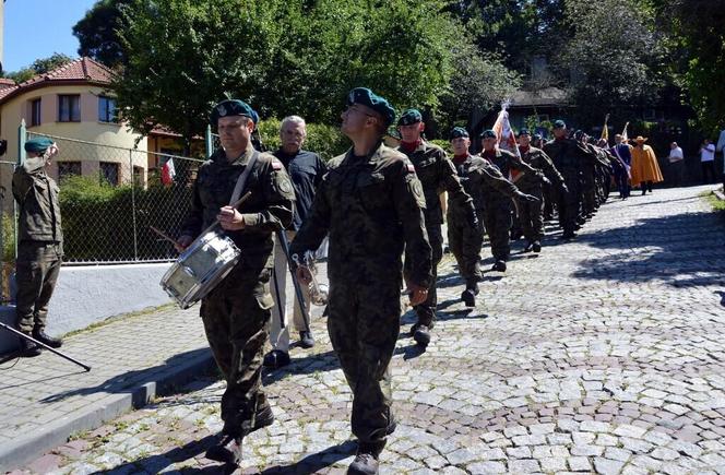 Przed kamienicą przy ul. Matejki odsłonięto tablicę upamiętniającą trzech wybitnych przemyślan