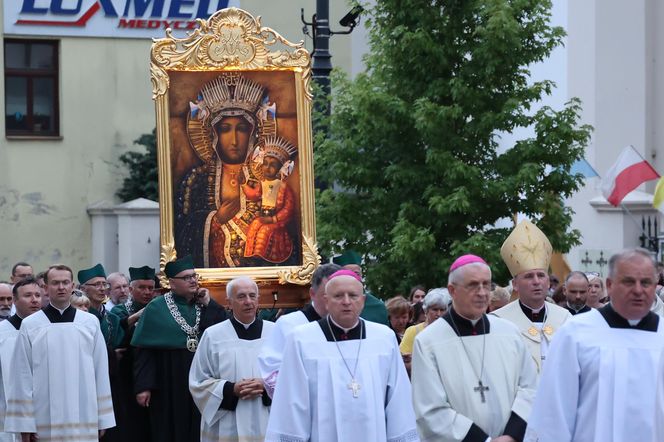 76. rocznica Cudu Lubelskiego. Procesja różańcowa w centrum Lublina