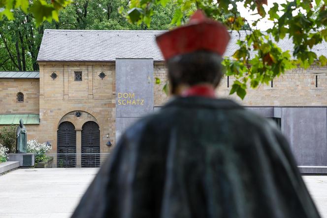 Skandal w kościele! Kardynał molestował 16-latkę, zgłaszają się kolejne ofiary