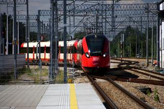 Utrudnienia i opóźnienia w kursowaniu pociągów SKM i KM. Obowiązuje komunikacja zastępcza