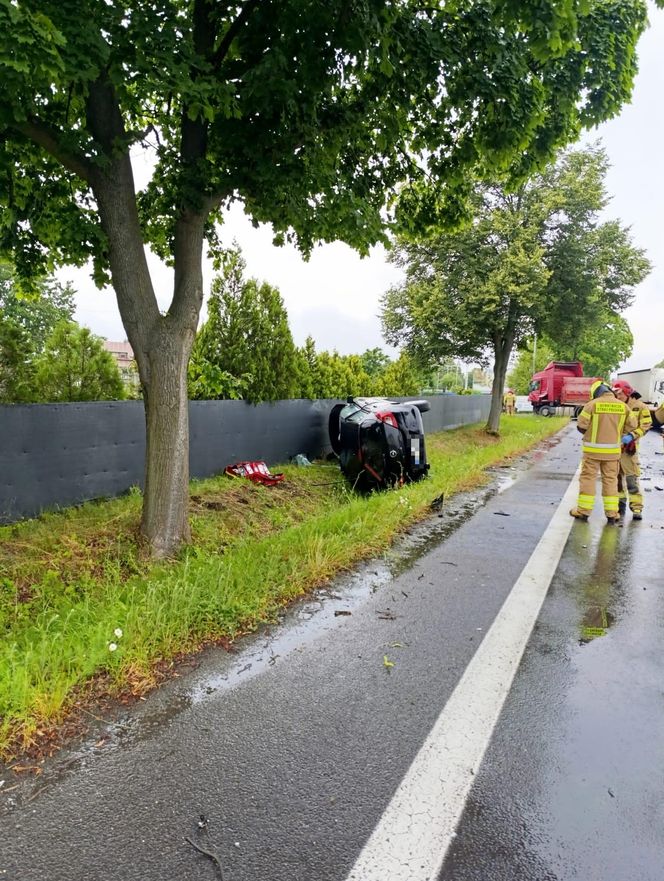 Wypadek na DW 309 koło Leszna. Zderzyły się dwa samochody