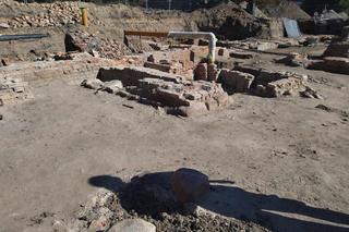 Niezwykłe odkrycia na Bulwarze Filadelfijskim w Toruniu. Zdjęcia z terenu prac