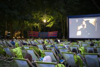Leżaki, popcorn i seans filmowy w centrum Szczecina. Deptak Bogusława zmieni się w plenerowe kino