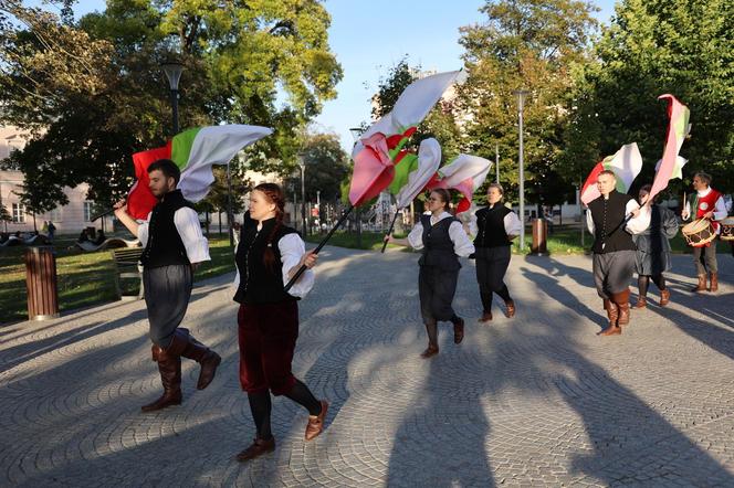 Korowód w ramach Międzynarodowego Festiwalu Renesansu w Lublinie