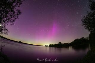 Tak wyglądała zorza polarna na niebie między Bydgoszczą a Toruniem. Miłośnicy astronomii zrobili niesamowite zdjęcia! 