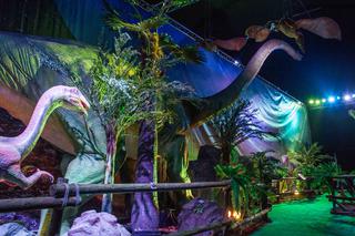 Dinozaury jak żywe przed Stadionem