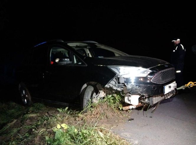 Nocny pościg za piratem drogowym zakończył się w rowie. Kolejny, którego sądowy zakaz nie powstrzymał przed kierowaniem