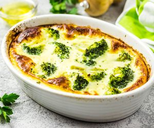 Zapiekanka ryżowa z kurczakiem i brokułami. Łatwa, szybka i pełna smaku