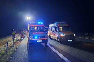 Poważny wypadek na A1 pod Toruniem. 36-latek rozbił busa
