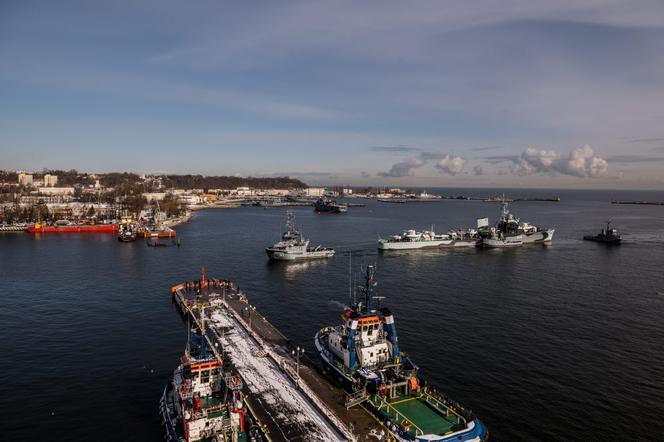 ORP Błyskawica opuściła swoje miejsce przy nabrzeżu w Gdyni