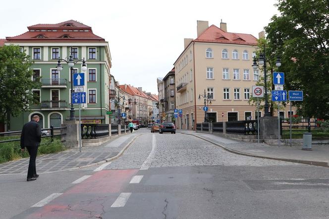 Drogowcy wchodzą na Śródmiejską. Utrudnienia od czwartku [SPRAWDŹ]