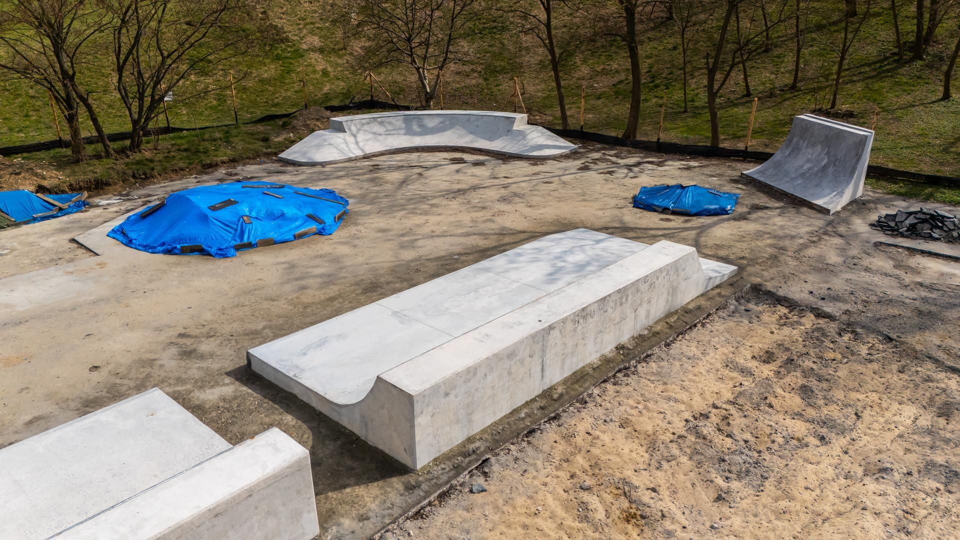 Budowa skateparku do jazdy na deskorolce, park im. Romana Kozłowskiego