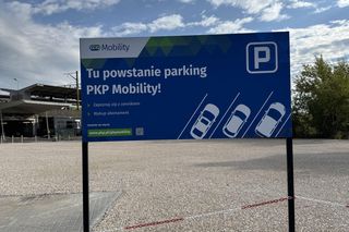 Dziki parking przy Dworcu Wschodnim zmienia się w PKP Mobility. Będzie płatny 
