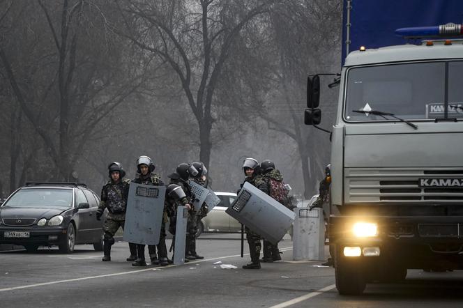 Prezydent przyjął dymisję rządu. Tłumy na ulicach, protesty w Kazachstanie