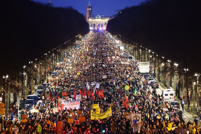 Chaos w Niemczech. 700 tysięcy osób wyszło na ulice! 