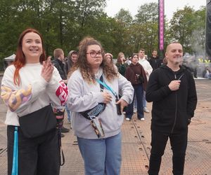 Kortowiada 2025. Koncerty na Plaży Kortowskiej przyciągnęły tłumy. Tak wyglądał drugi dzień imprezy!