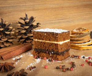 Masa grysikowa do piernika, miodownika lub ciasteczek. Prosty sposób na przełożenie ciasta