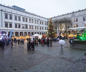 Jarmark Bożonarodzeniowy na Zamku Książat Pomorskich. Świąteczna atmosfera na dziedzińcu