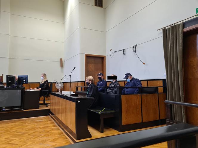 Dostawca pieczywa skatowany na śmierć bejsbolem w Jaworniku Polskim. Sąd skazał Adama Sz. na dożywocie [ZDJĘCIA]