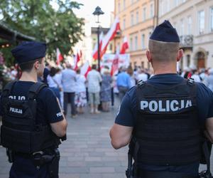 Rodzice Andrzeja Dudy na proteście