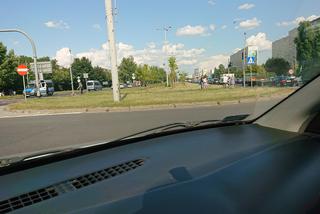 Płonący radiowóz na Szosie Lubickiej w Toruniu! [ZDJĘCIA]