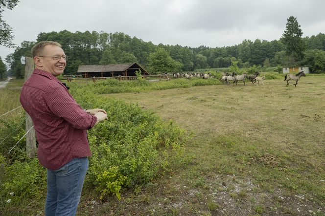 Minister rolnictwa Robert Telus z żoną i końmi 