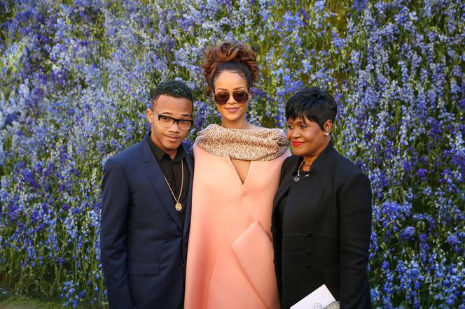 Rihanna z mamą i bratem