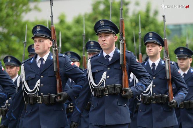 Uroczyste ślubowanie 69 nowych policjantów  w Oddziale Prewencji Policji w Katowicach