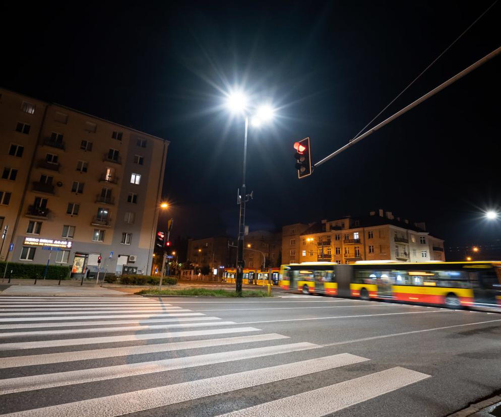 Skandal w Warszawie. Wyłączą latarnie na ulicach nocą? Mieszkańcy drżą o bezpieczeństwo