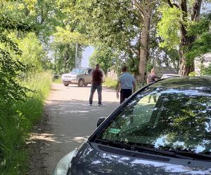Kobieta zastrzelona na parkingu przy szkole. Znaleziono też ciało jej męża