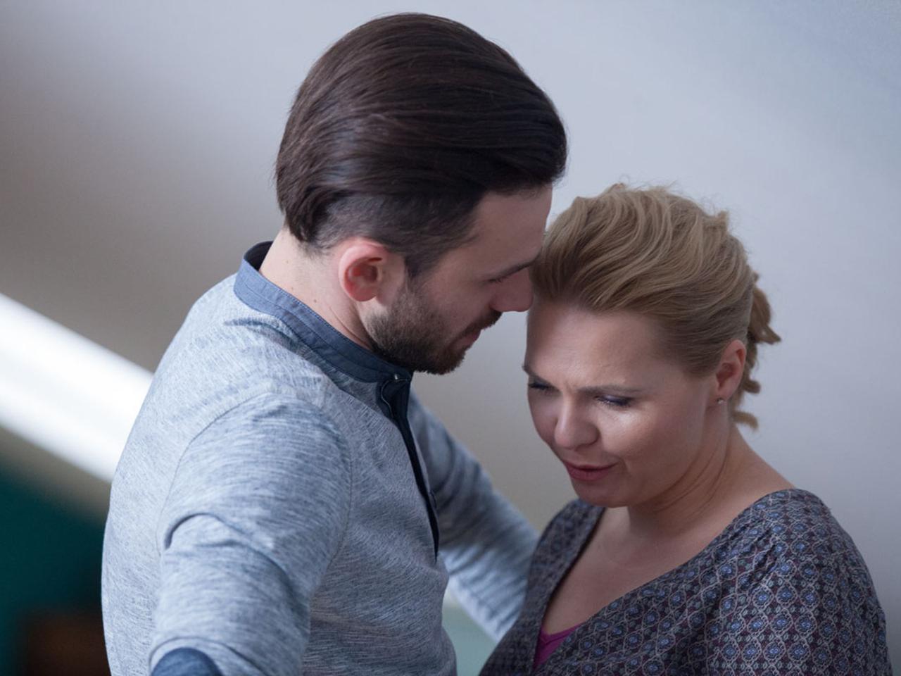 Przyjaciółki 5 sezon odc. 55. Anka (Magdalena Stużyńska), Maciek (Krzysztof Wach)