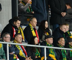 Skandaliczny transparent z Donaldem Tuskiem na meczu w Kownie