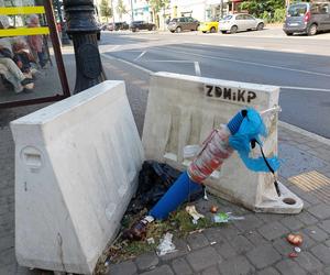 Ulica Gdańska rozkopana. Sprawdziliśmy, jak radzą sobie piesi, rowerzyści i pasażerowie