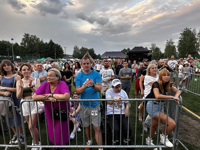 Szalona zabawa na festynie pod zaporą w Brodach. Na miejscu patrol ESKA Summer City