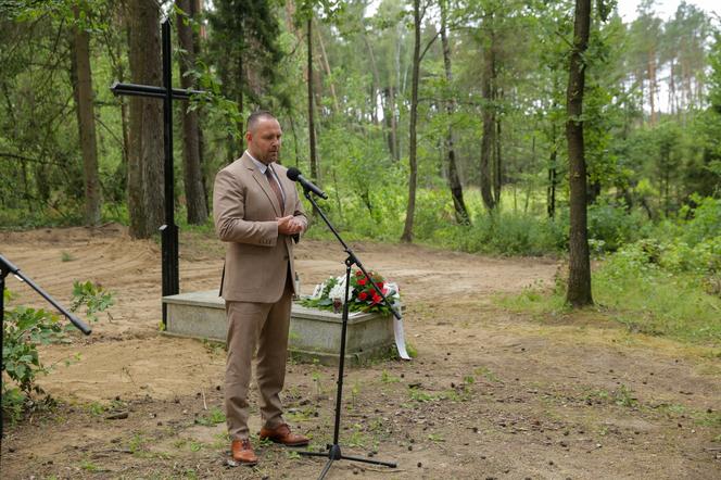 Masowe groby z prochami ofiar KL Soldau. Przerażające odkrycie w lesie białuckim! [ZDJĘCIA]